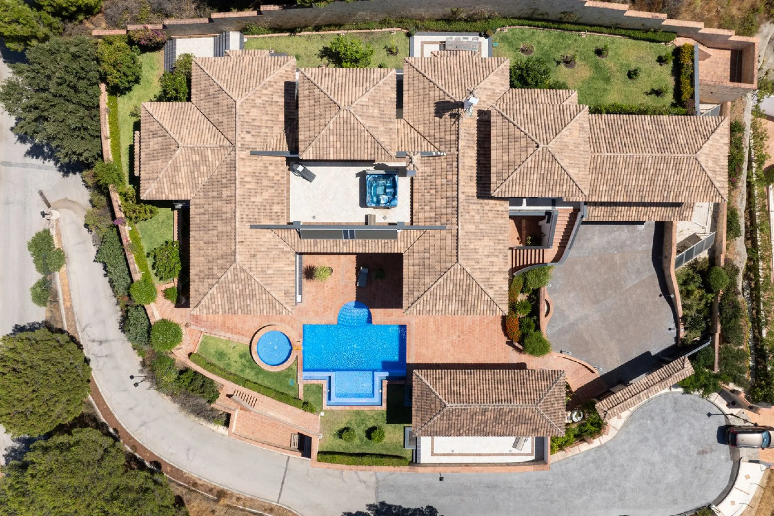 Luxury Villa in Valtocado – Panoramic Views