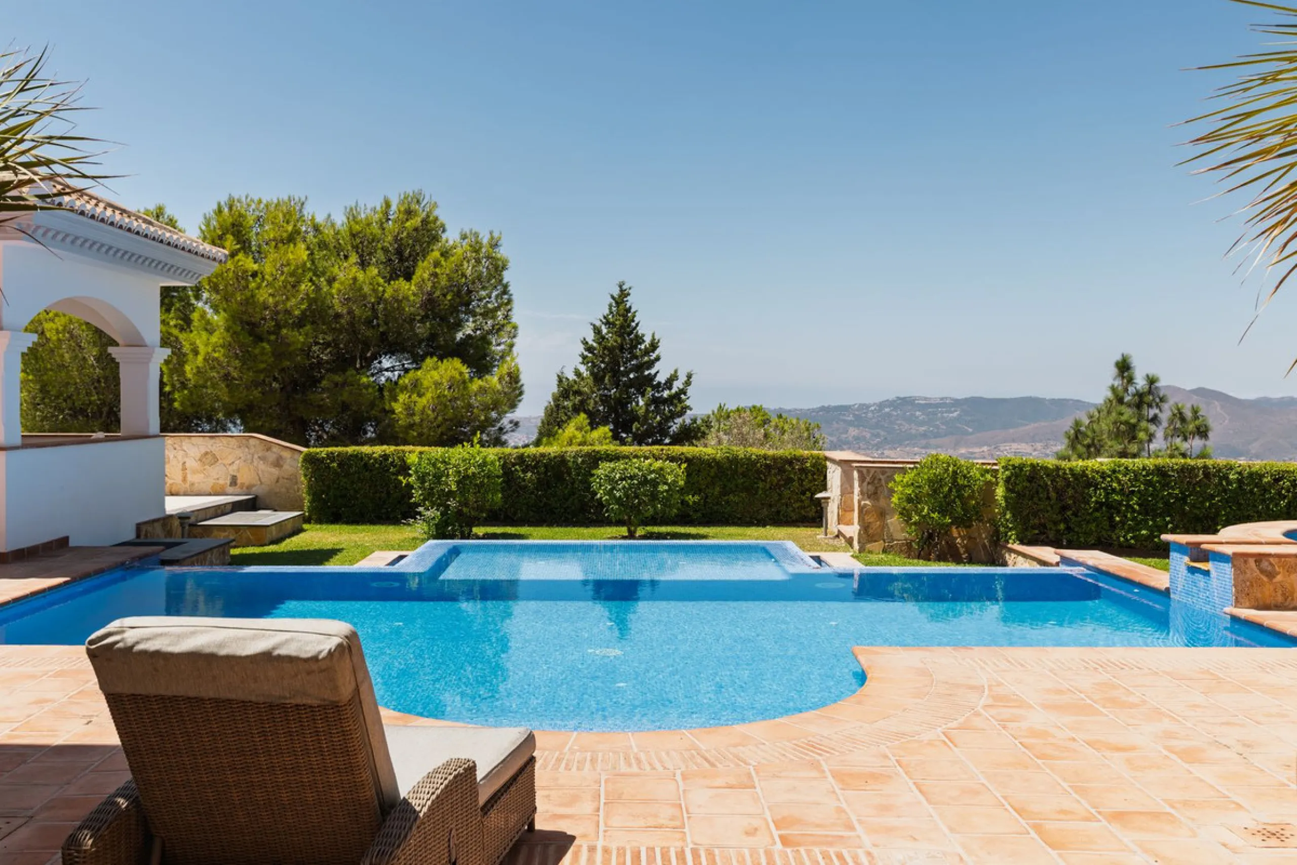 Luxury Villa in Valtocado – Panoramic Views