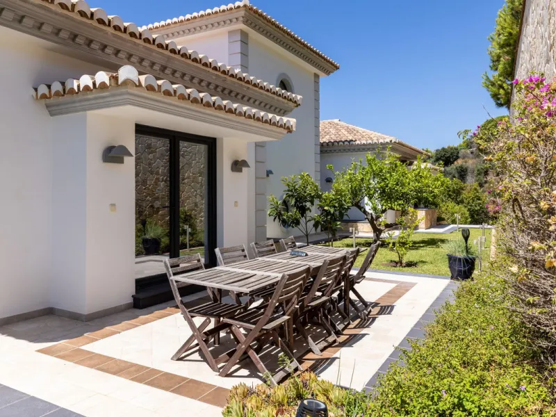 Luxury Villa in Valtocado – Panoramic Views