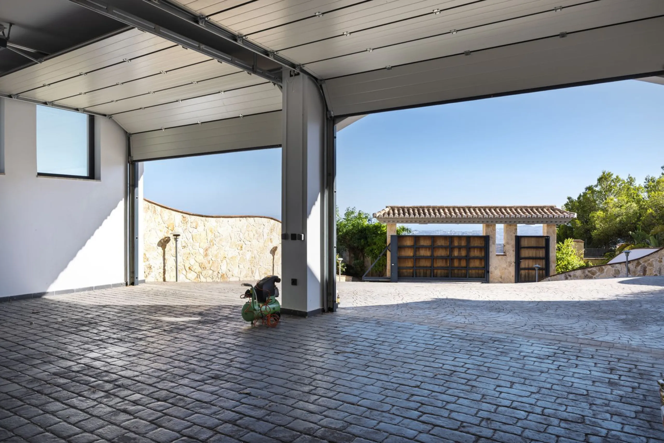 Luxury Villa in Valtocado – Panoramic Views