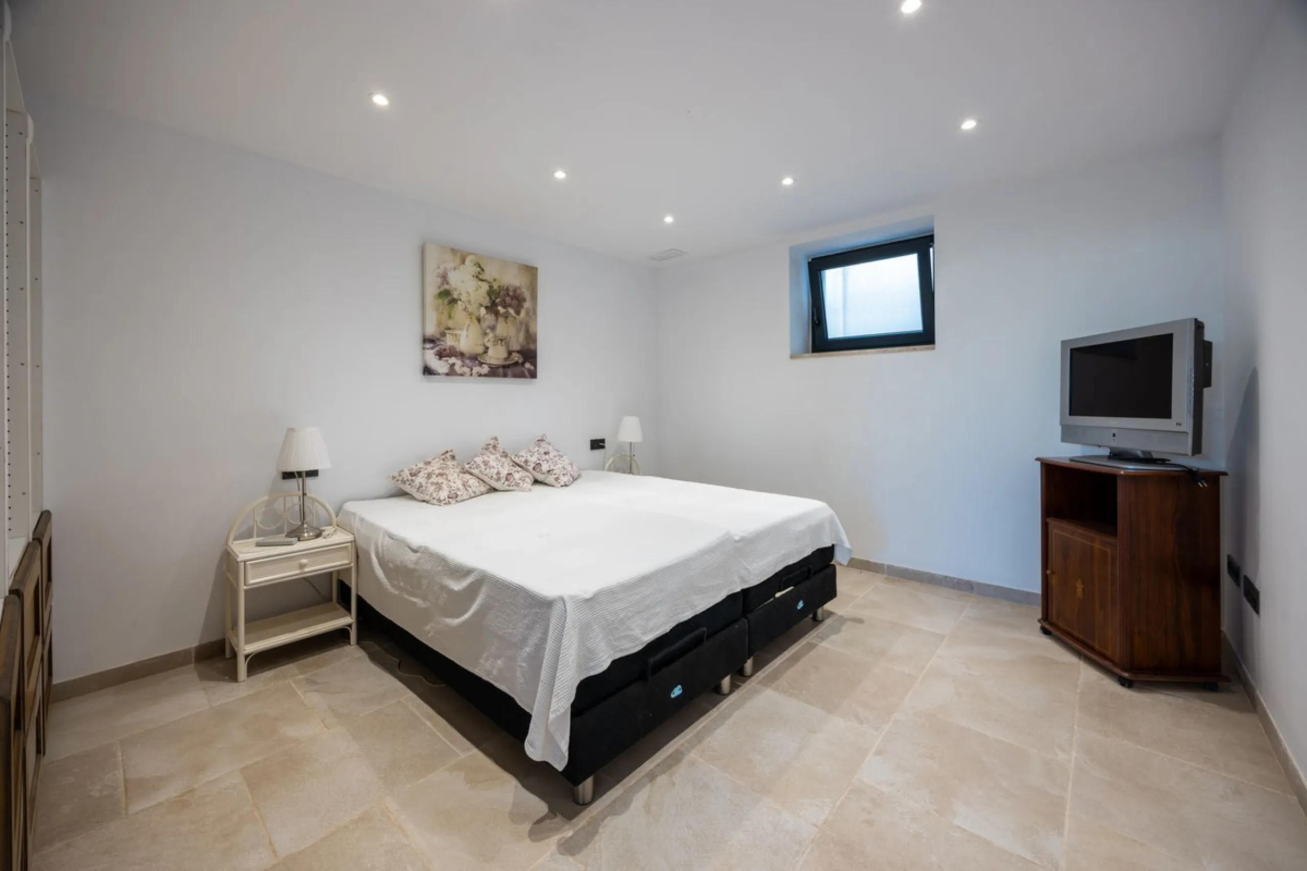 Luxury Villa in Valtocado – Panoramic Views