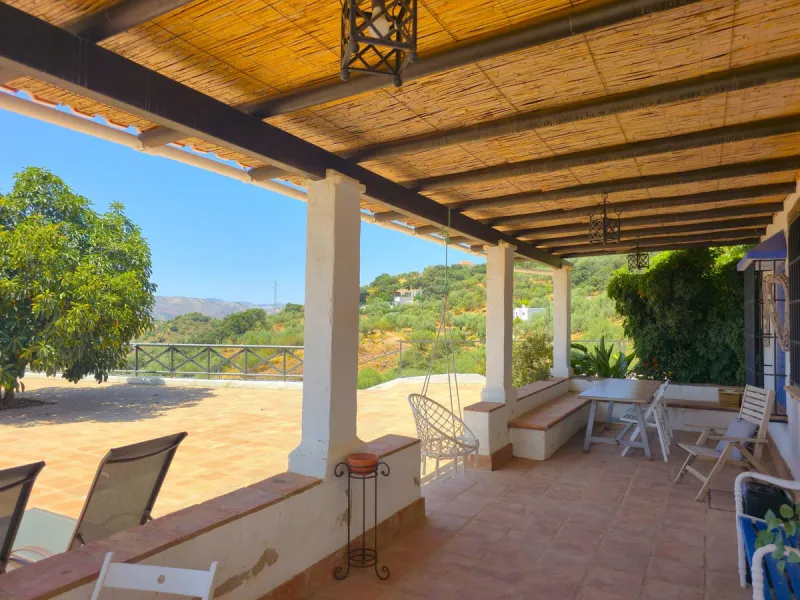 Authentic finca near Riogordo (Málaga, Costa del Sol) – ready to move in with swimming pool, solar panels and beautiful views