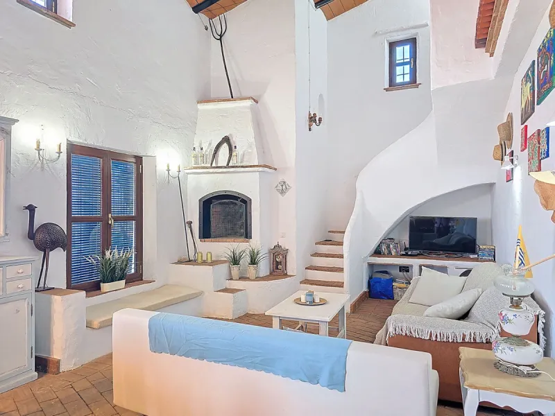 Authentic finca near Riogordo (Málaga, Costa del Sol) – ready to move in with swimming pool, solar panels and beautiful views
