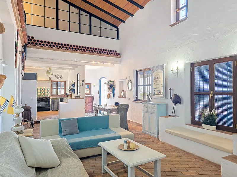 Authentic finca near Riogordo (Málaga, Costa del Sol) – ready to move in with swimming pool, solar panels and beautiful views