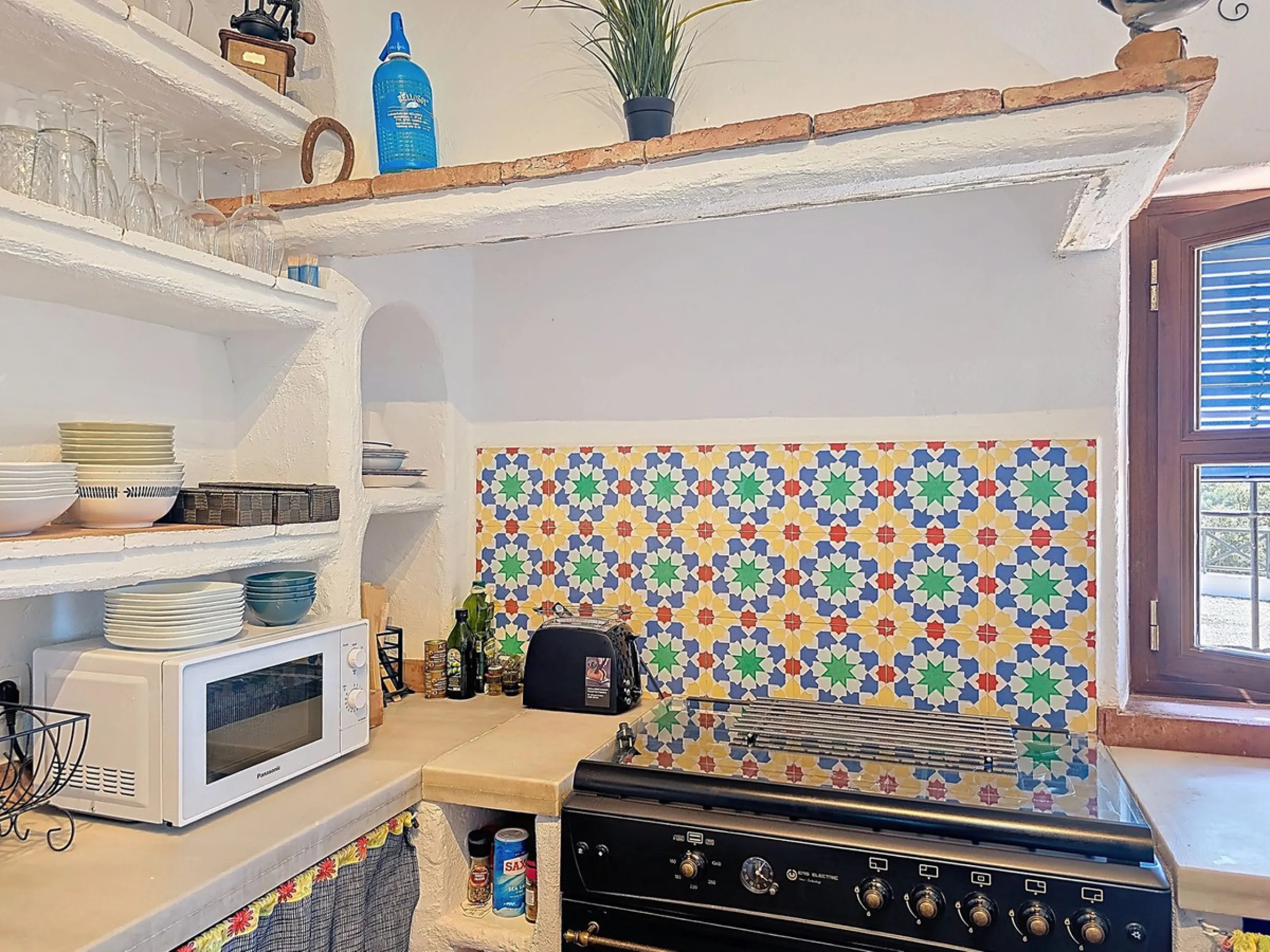 Authentic finca near Riogordo (Málaga, Costa del Sol) – ready to move in with swimming pool, solar panels and beautiful views