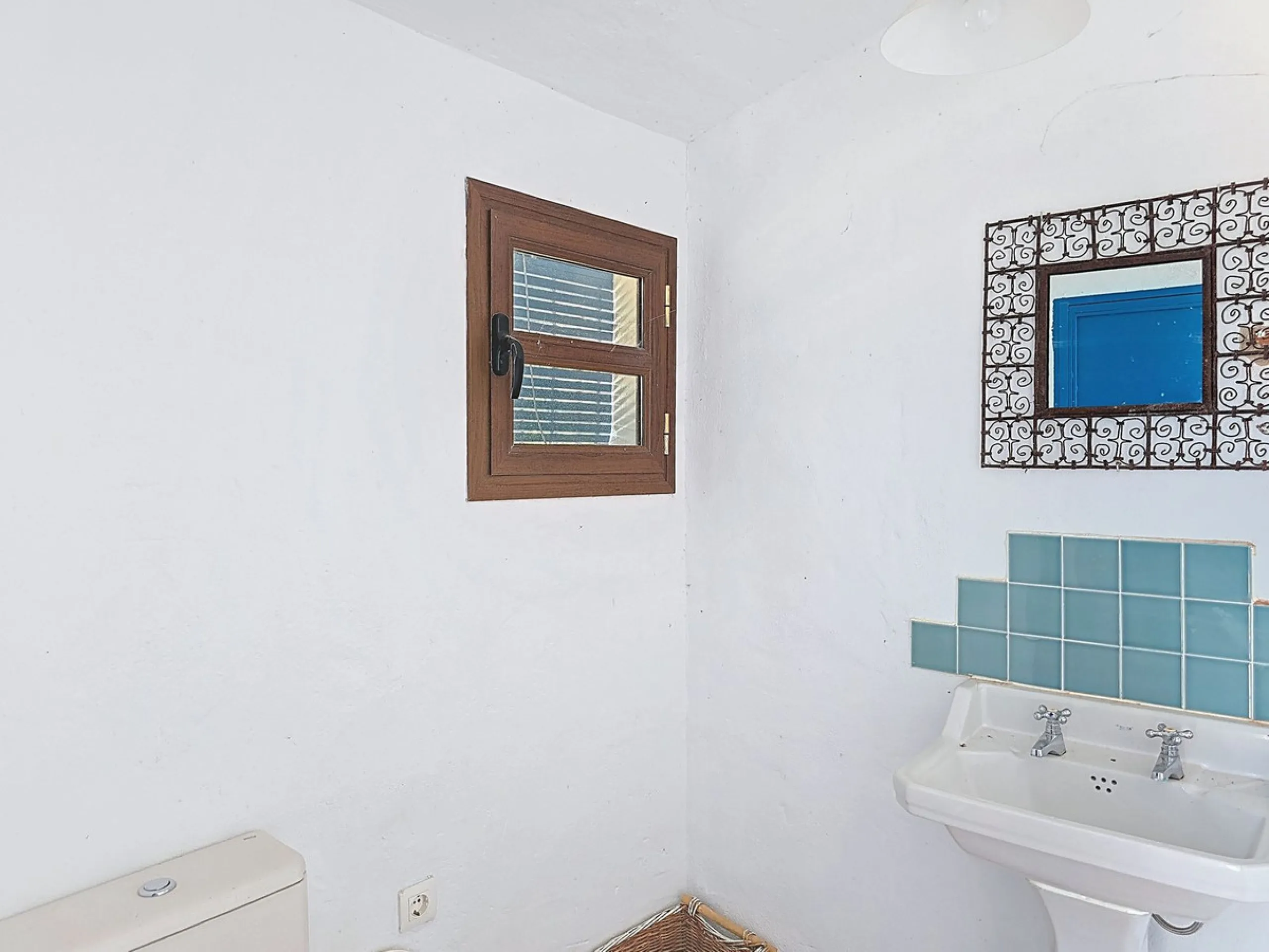 Authentic finca near Riogordo (Málaga, Costa del Sol) – ready to move in with swimming pool, solar panels and beautiful views
