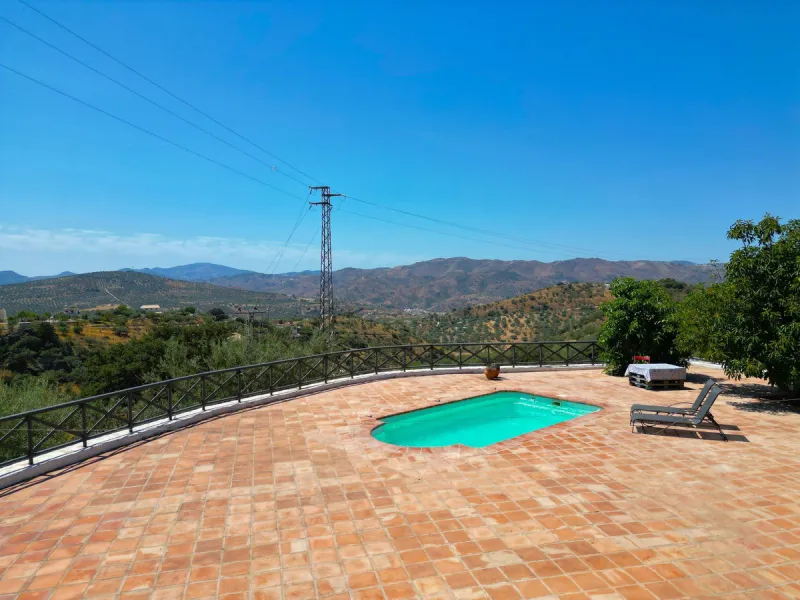 Authentic finca near Riogordo (Málaga, Costa del Sol) – ready to move in with swimming pool, solar panels and beautiful views