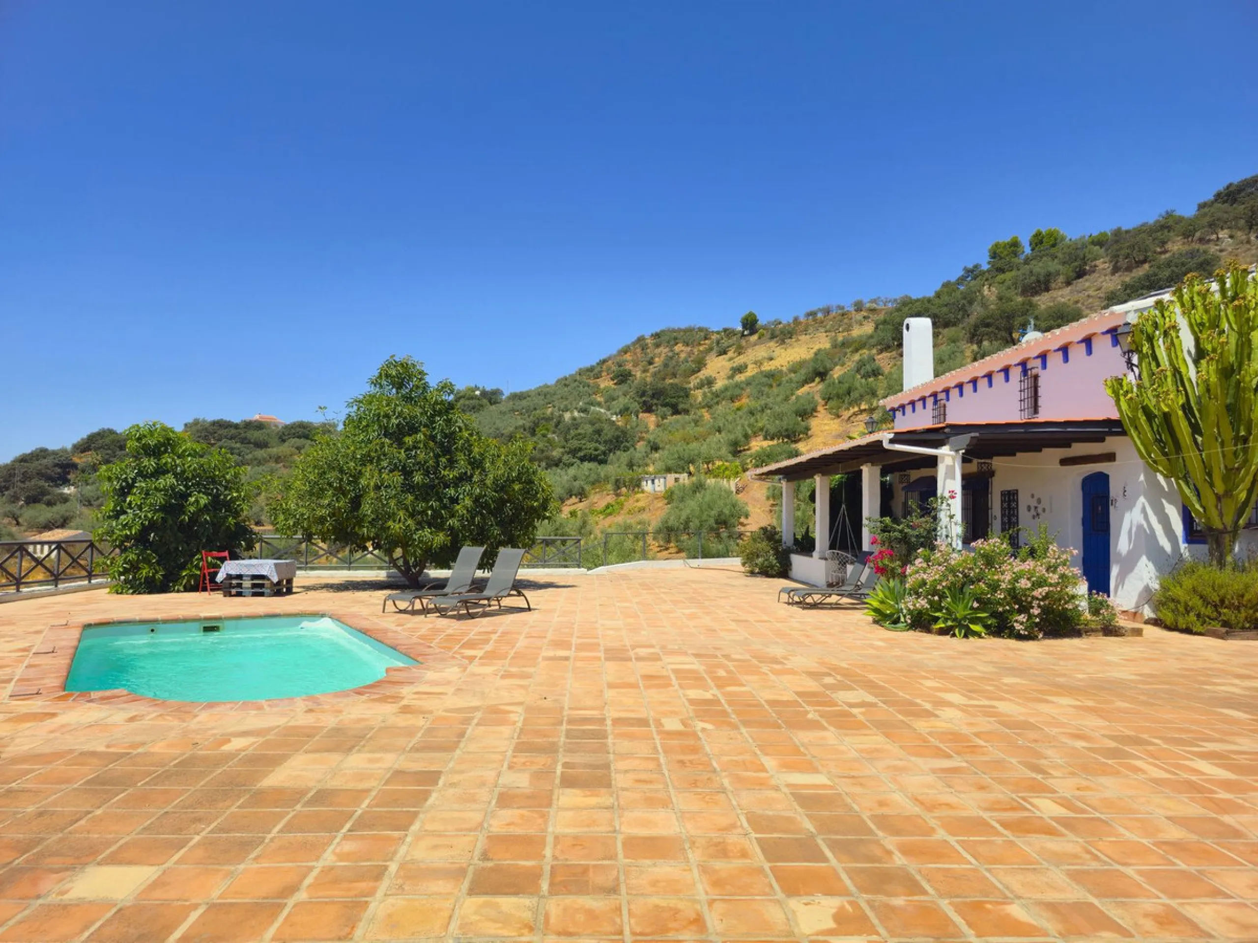 Authentic finca near Riogordo (Málaga, Costa del Sol) – ready to move in with swimming pool, solar panels and beautiful views