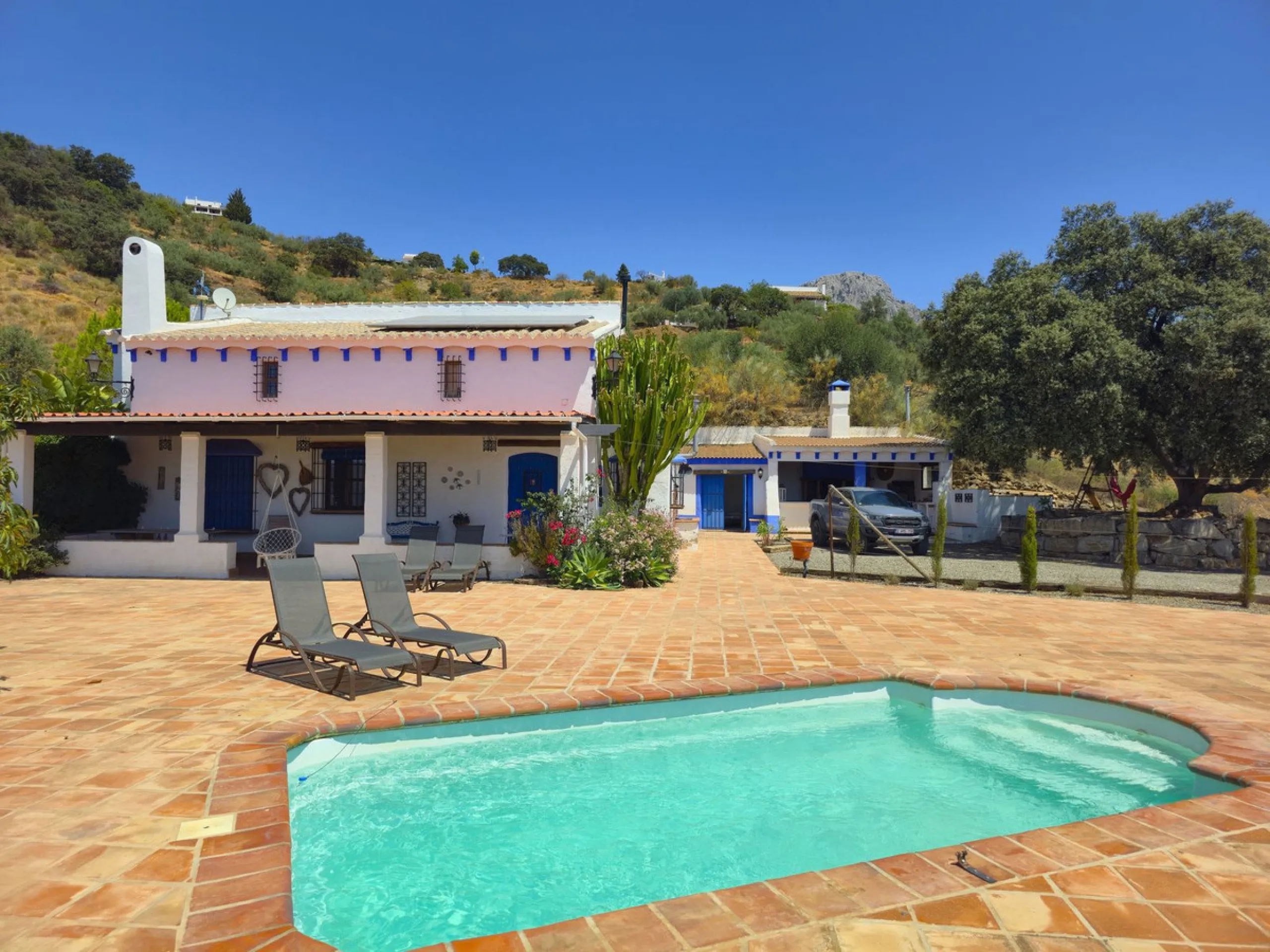 Authentic finca near Riogordo (Málaga, Costa del Sol) – ready to move in with swimming pool, solar panels and beautiful views