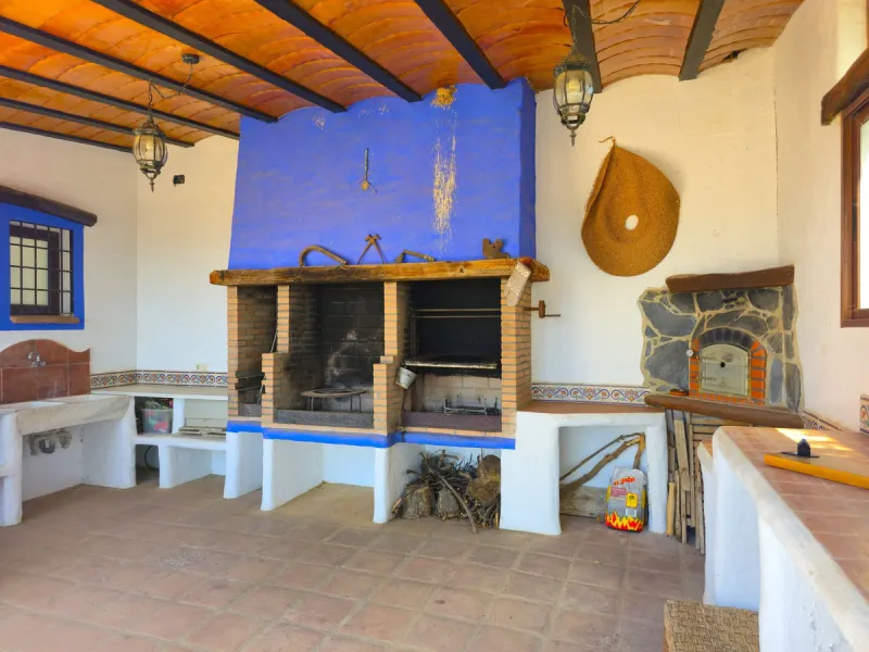 Authentic finca near Riogordo (Málaga, Costa del Sol) – ready to move in with swimming pool, solar panels and beautiful views