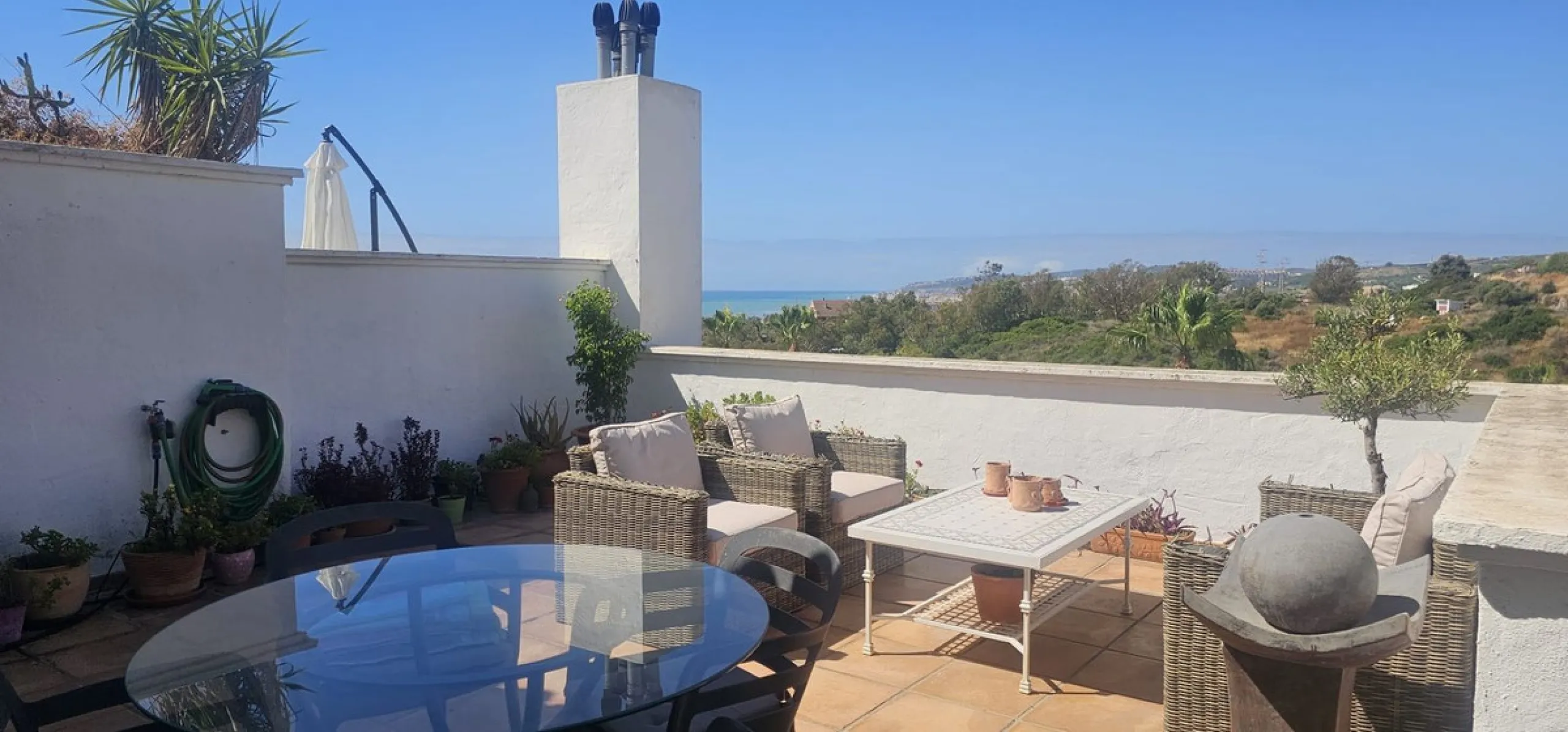 Apartment - Penthouse в продаже в Casares, Málaga. В доме 3 спален и 2 ванных комнат. Площадь дома 140 м²