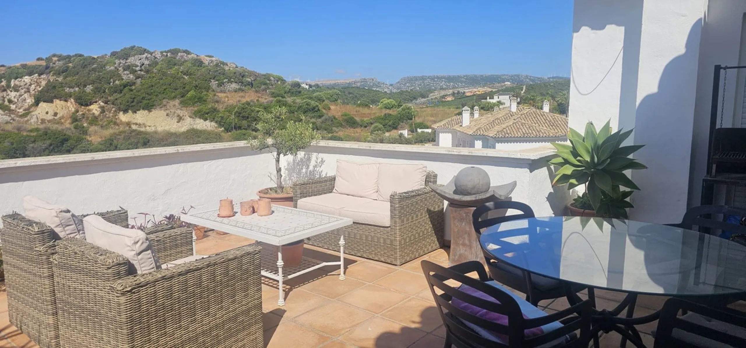 Apartment - Penthouse в продаже в Casares, Málaga. В доме 3 спален и 2 ванных комнат. Площадь дома 140 м²