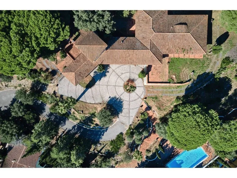 Exclusive luxury estate with sea views in Premia de Dalt