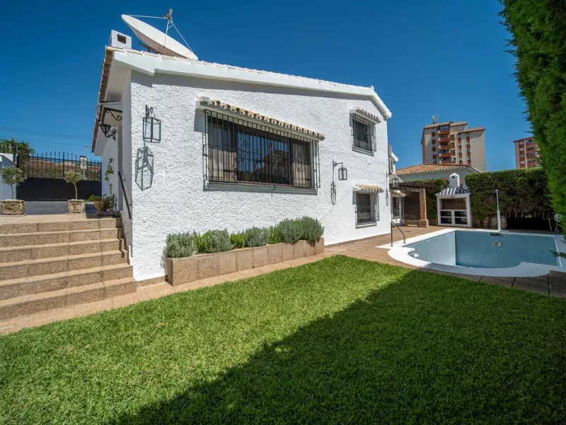 Unique villa in the center of Fuengirola with a private pool and not part of any community.
