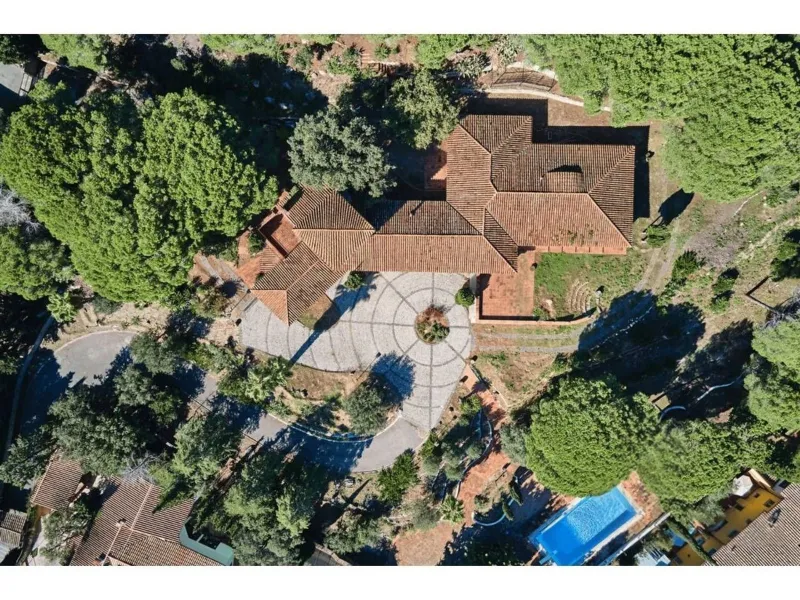 Exclusive luxury estate with sea views in Premia de Dalt