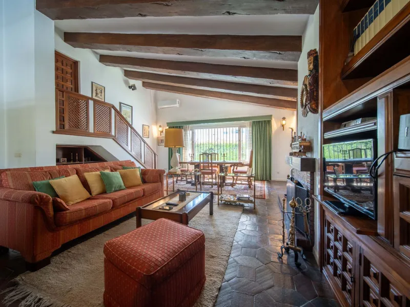 Unique villa in the center of Fuengirola with a private pool and not part of any community.