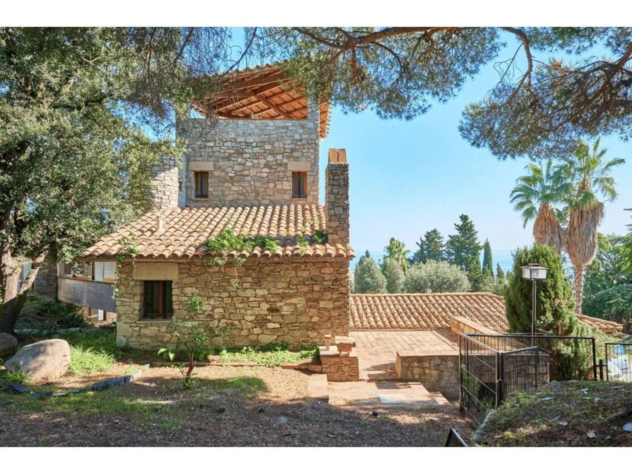 Exclusive luxury estate with sea views in Premia de Dalt