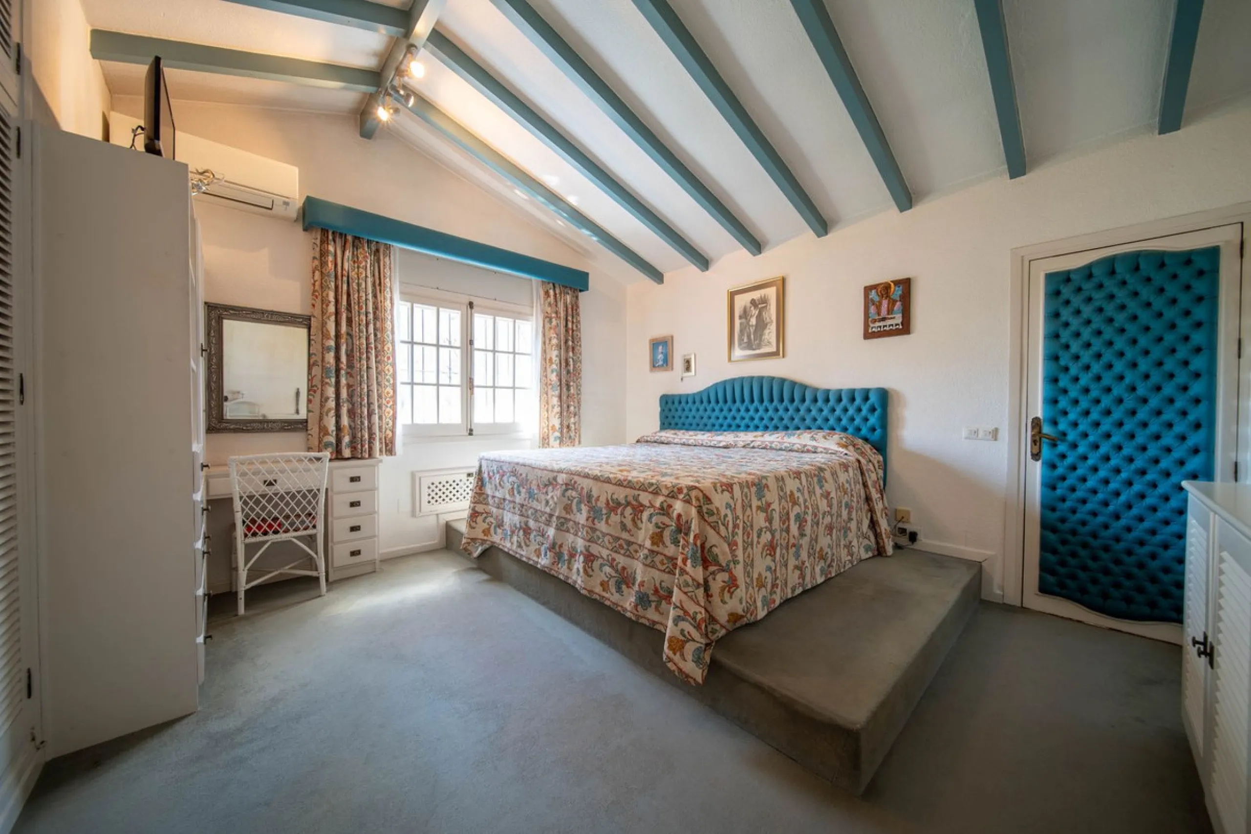 Unique villa in the center of Fuengirola with a private pool and not part of any community.