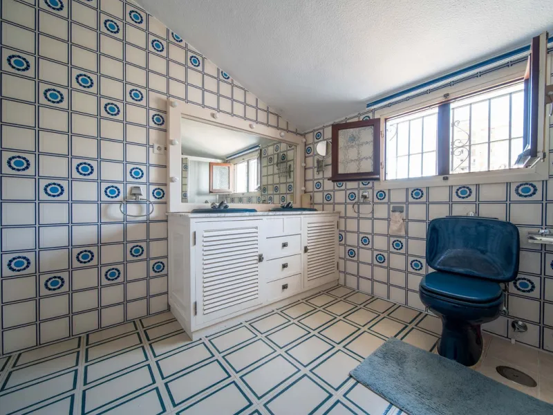Unique villa in the center of Fuengirola with a private pool and not part of any community.
