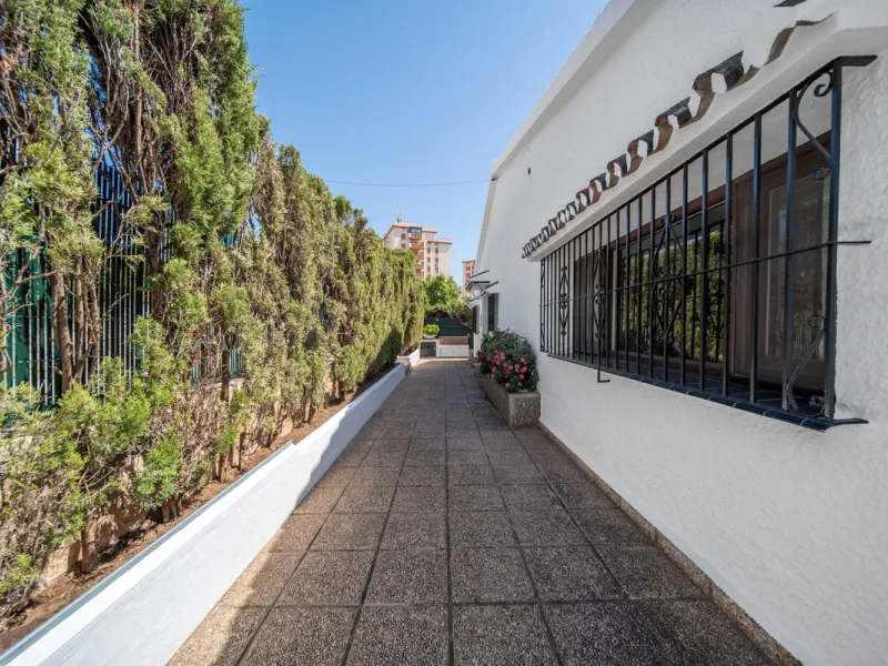 Unique villa in the center of Fuengirola with a private pool and not part of any community.