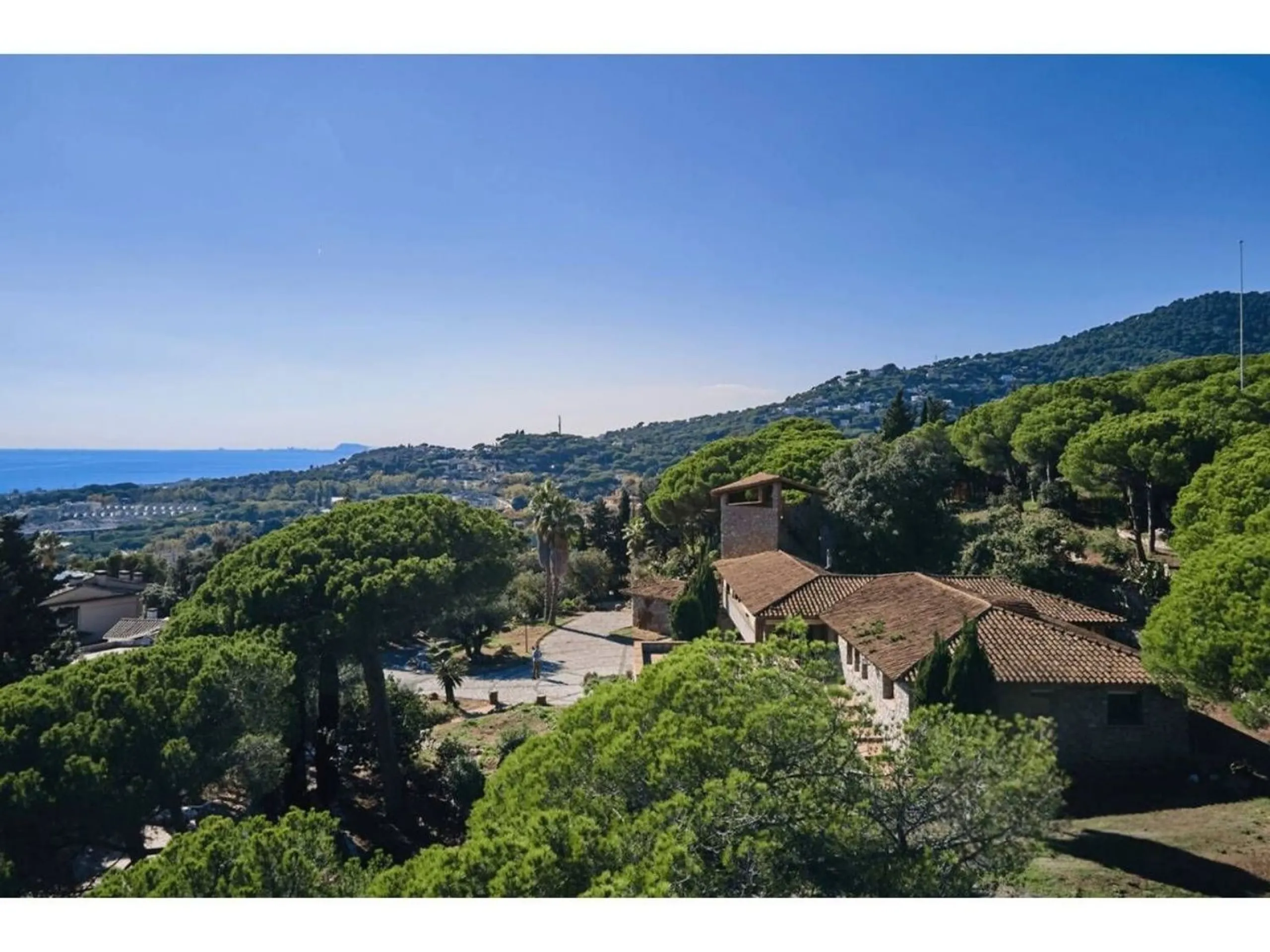 Exclusive luxury estate with sea views in Premia de Dalt