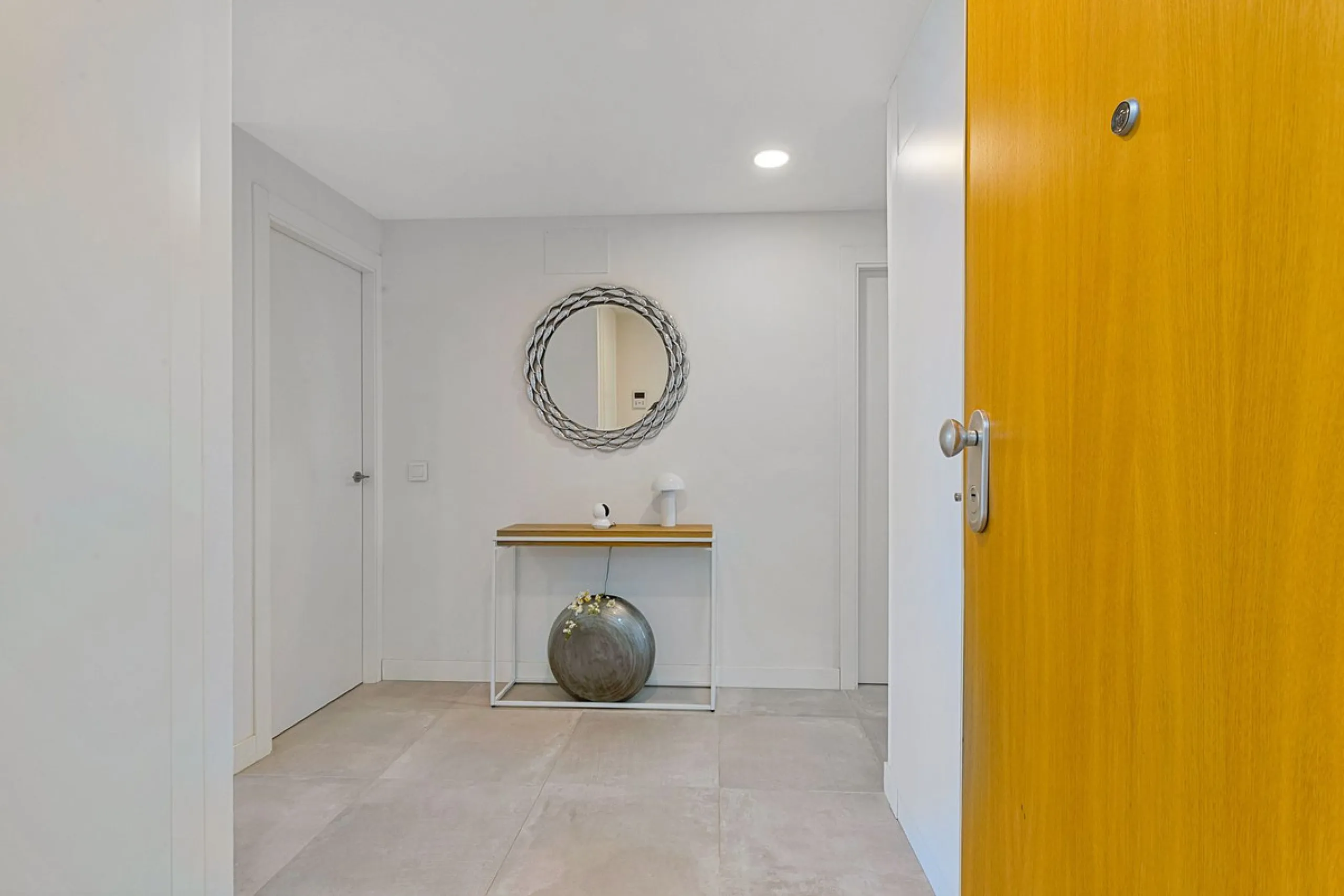 Mediterranean Dream Living – 2-Bedroom Ocean View Apartment in Fuengirola