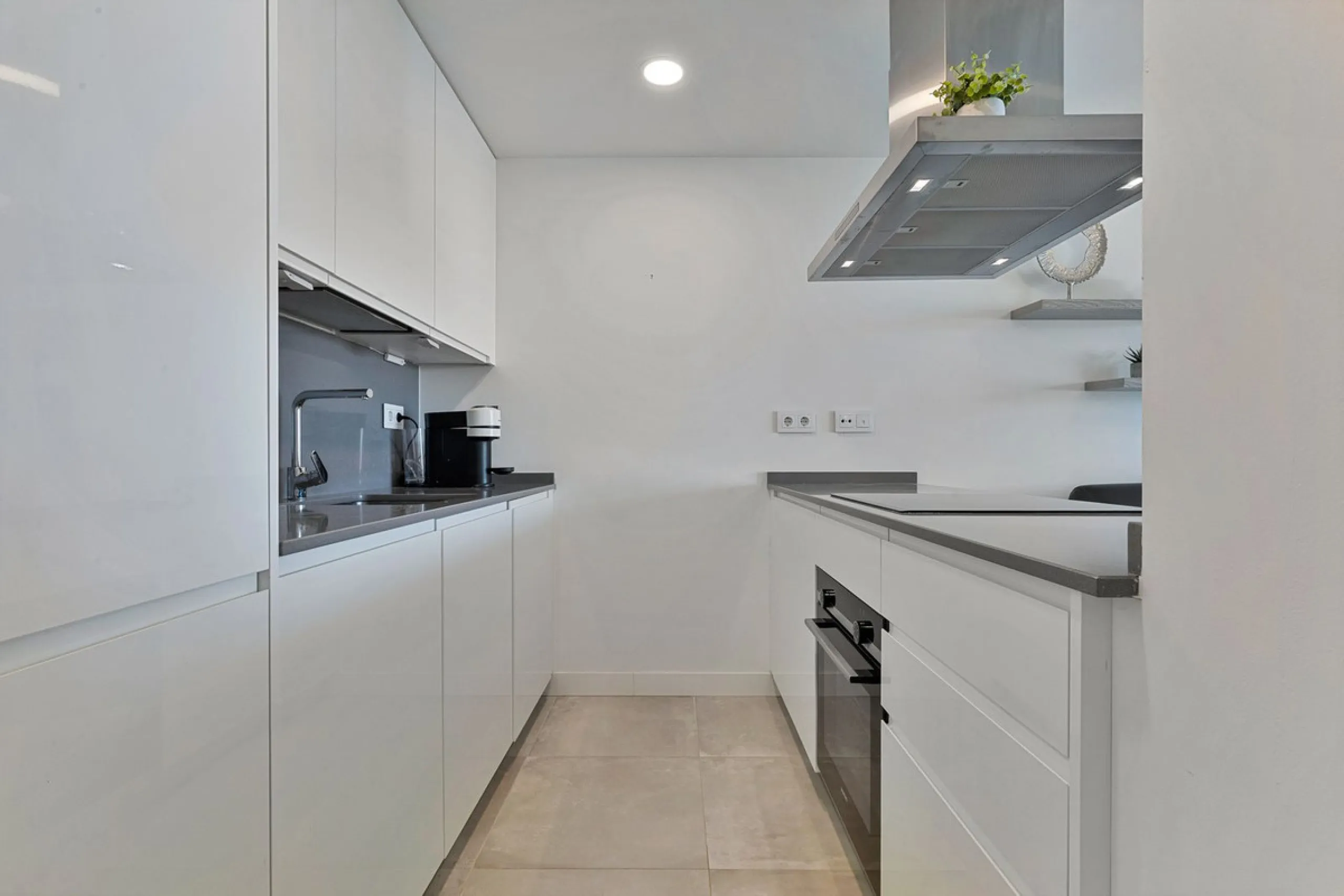 Mediterranean Dream Living – 2-Bedroom Ocean View Apartment in Fuengirola