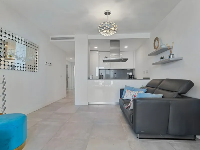 Mediterranean Dream Living – 2-Bedroom Ocean View Apartment in Fuengirola