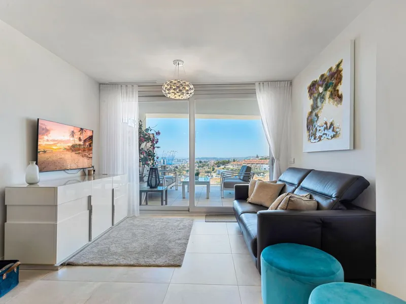 Mediterranean Dream Living – 2-Bedroom Ocean View Apartment in Fuengirola