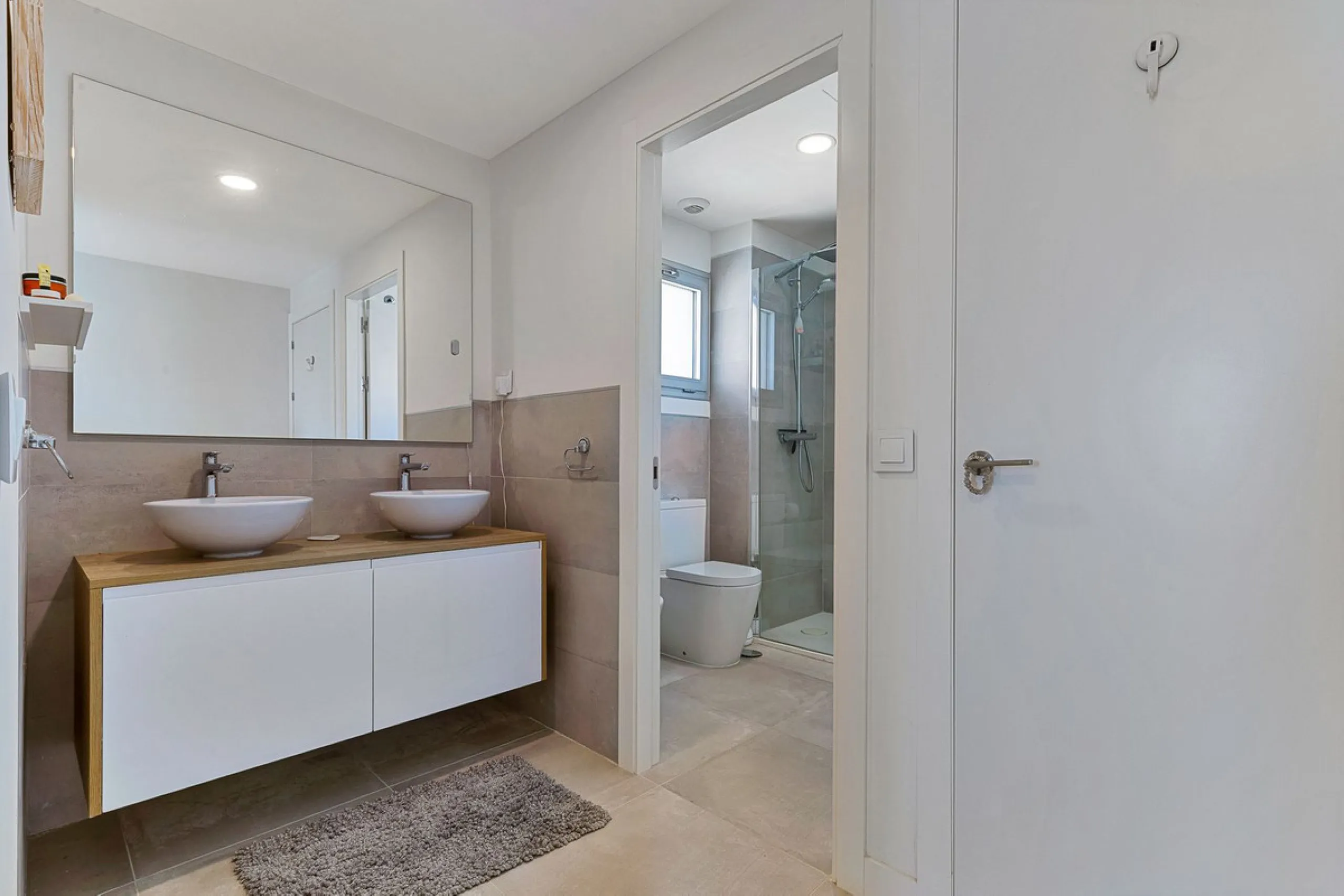 Mediterranean Dream Living – 2-Bedroom Ocean View Apartment in Fuengirola