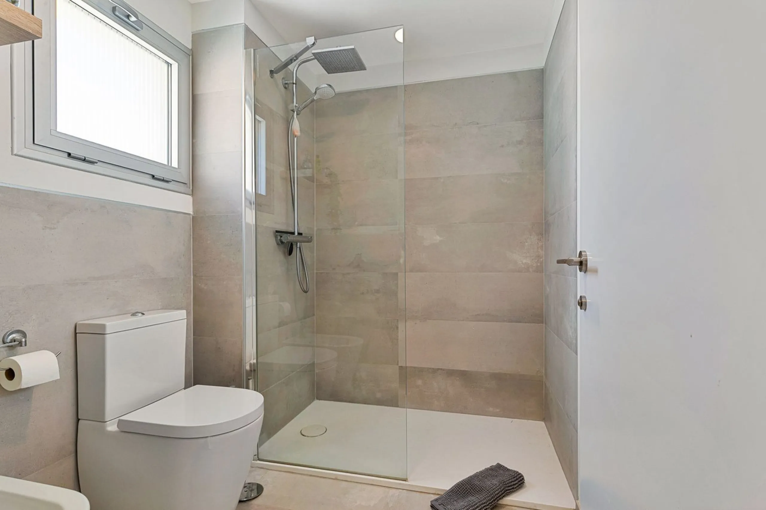 Mediterranean Dream Living – 2-Bedroom Ocean View Apartment in Fuengirola