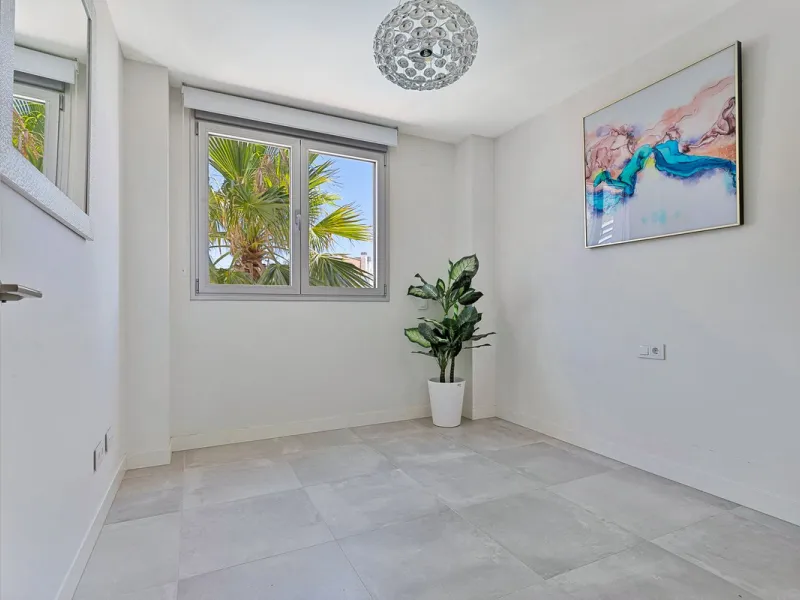 Mediterranean Dream Living – 2-Bedroom Ocean View Apartment in Fuengirola