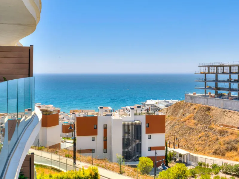 Mediterranean Dream Living – 2-Bedroom Ocean View Apartment in Fuengirola