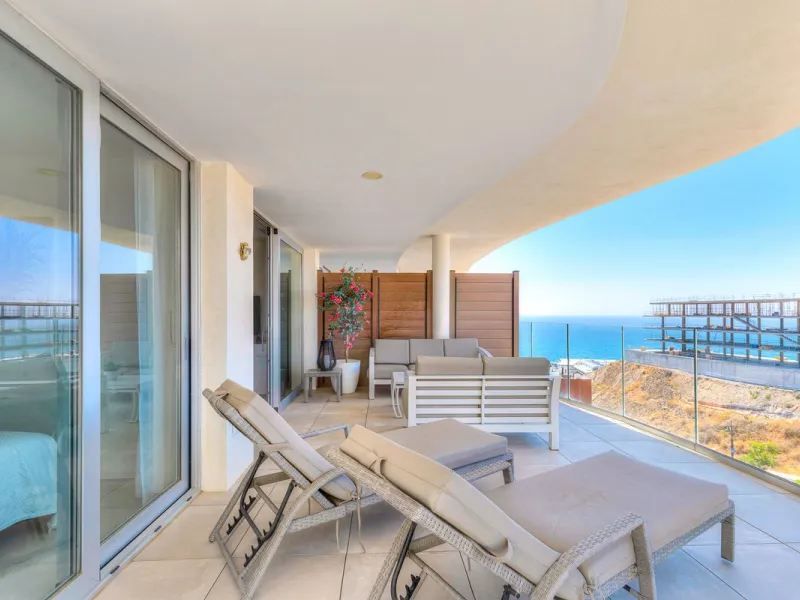 Mediterranean Dream Living – 2-Bedroom Ocean View Apartment in Fuengirola