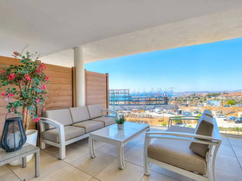 Mediterranean Dream Living – 2-Bedroom Ocean View Apartment in Fuengirola