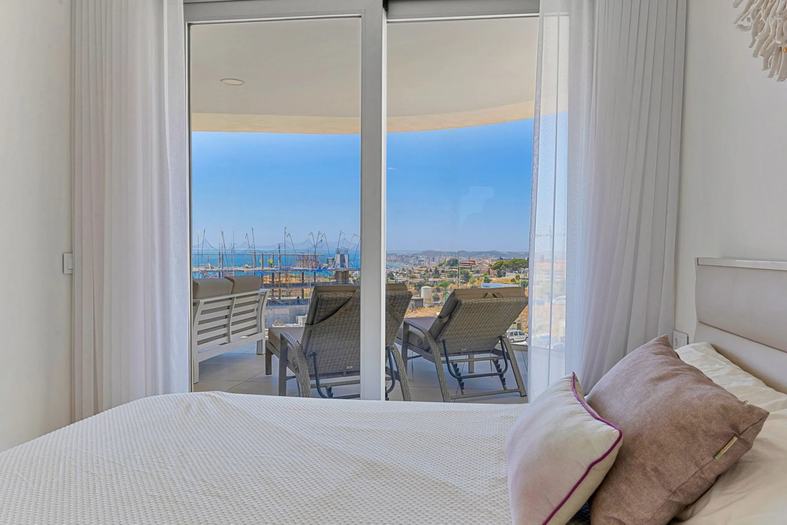 Mediterranean Dream Living – 2-Bedroom Ocean View Apartment in Fuengirola