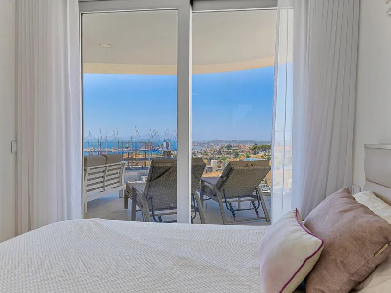 Mediterranean Dream Living – 2-Bedroom Ocean View Apartment in Fuengirola