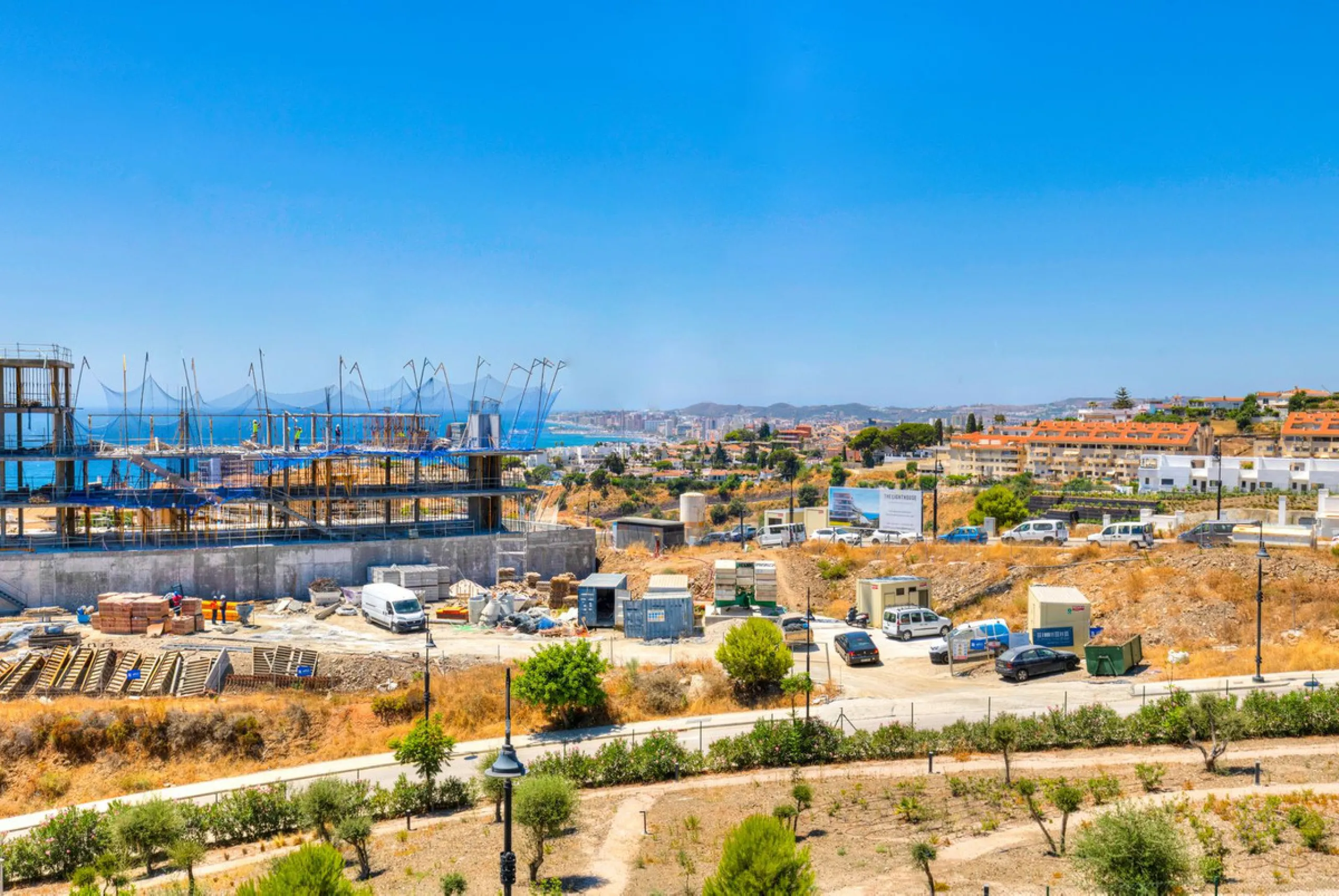 Mediterranean Dream Living – 2-Bedroom Ocean View Apartment in Fuengirola