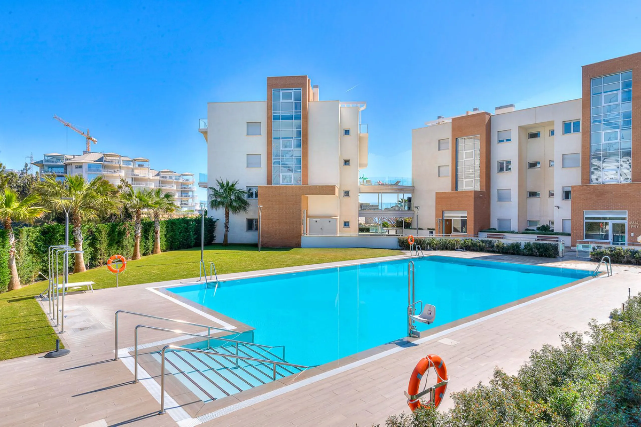Mediterranean Dream Living – 2-Bedroom Ocean View Apartment in Fuengirola