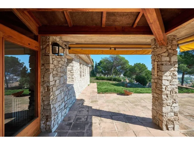 Exclusive luxury estate with sea views in Premia de Dalt