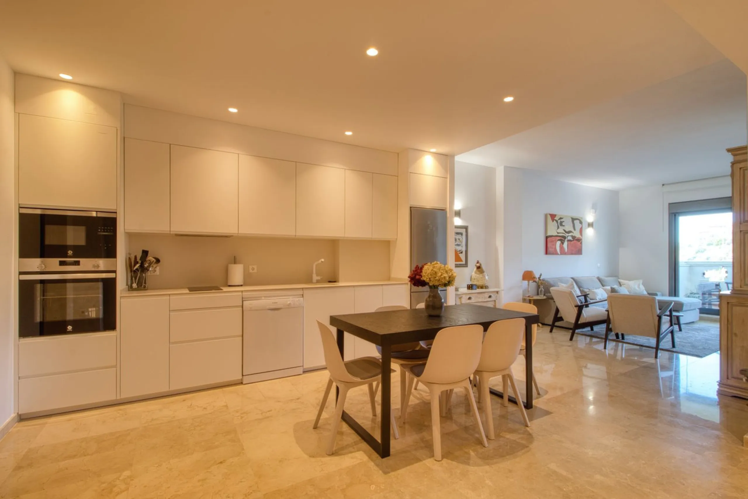 Apartment - Ground Floor Apartment в продаже в Manilva, Málaga. В доме 2 спален и 2 ванных комнат. Площадь дома 102 м²