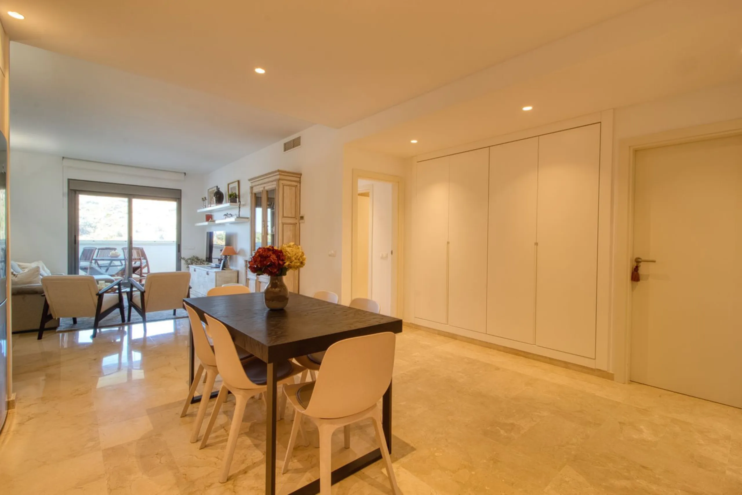 Apartment - Ground Floor Apartment в продаже в Manilva, Málaga. В доме 2 спален и 2 ванных комнат. Площадь дома 102 м²