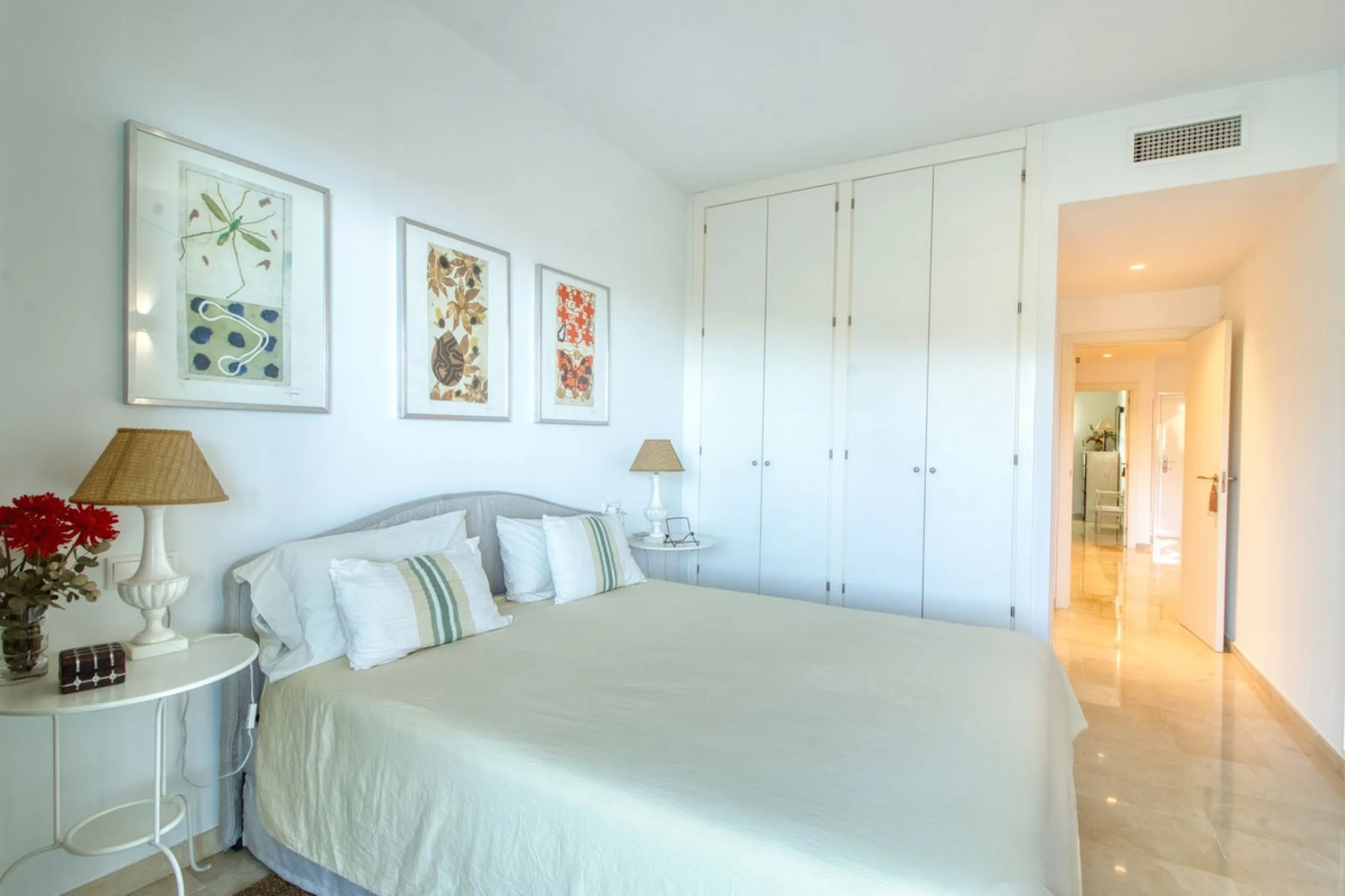 Apartment - Ground Floor Apartment в продаже в Manilva, Málaga. В доме 2 спален и 2 ванных комнат. Площадь дома 102 м²