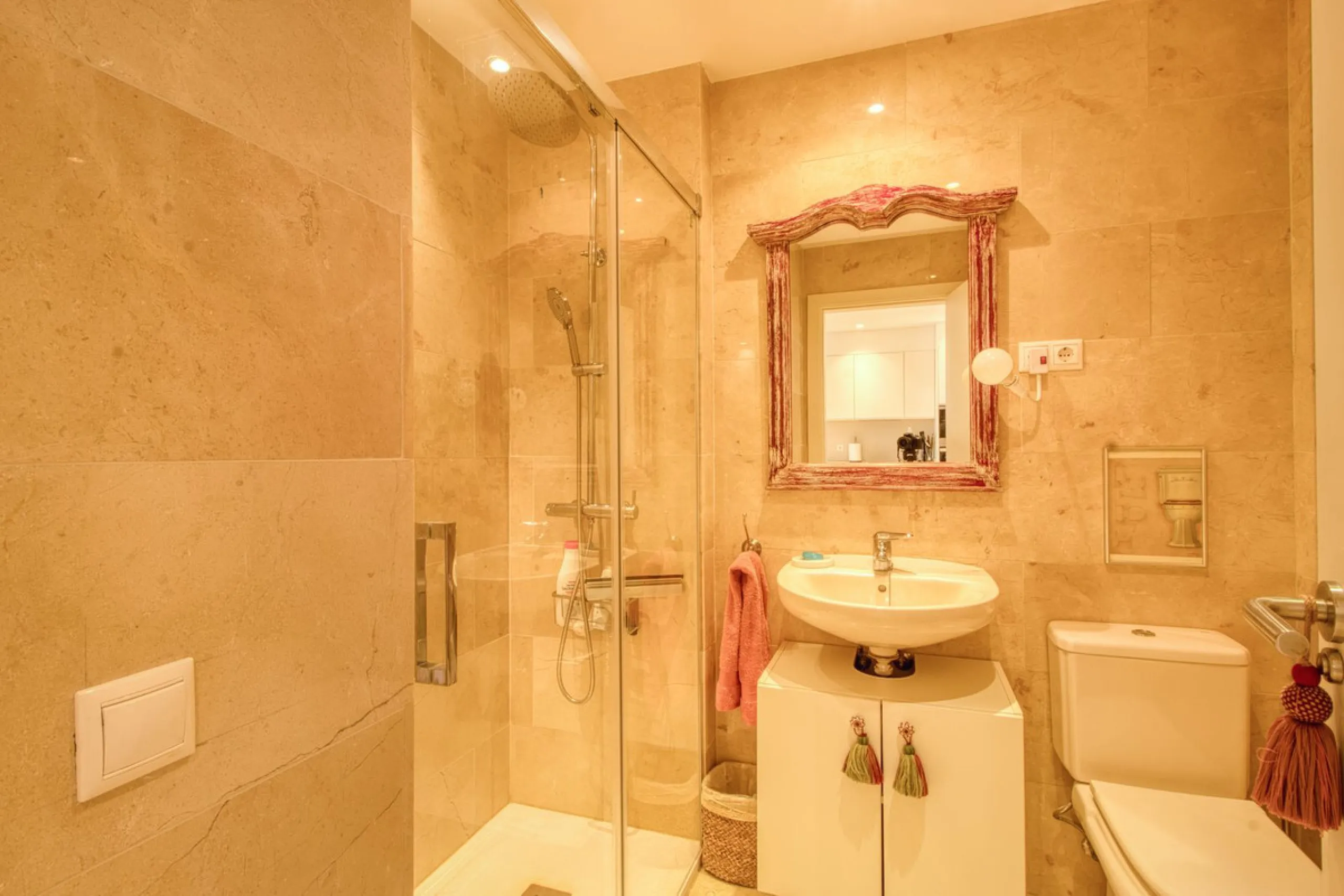 Apartment - Ground Floor Apartment в продаже в Manilva, Málaga. В доме 2 спален и 2 ванных комнат. Площадь дома 102 м²