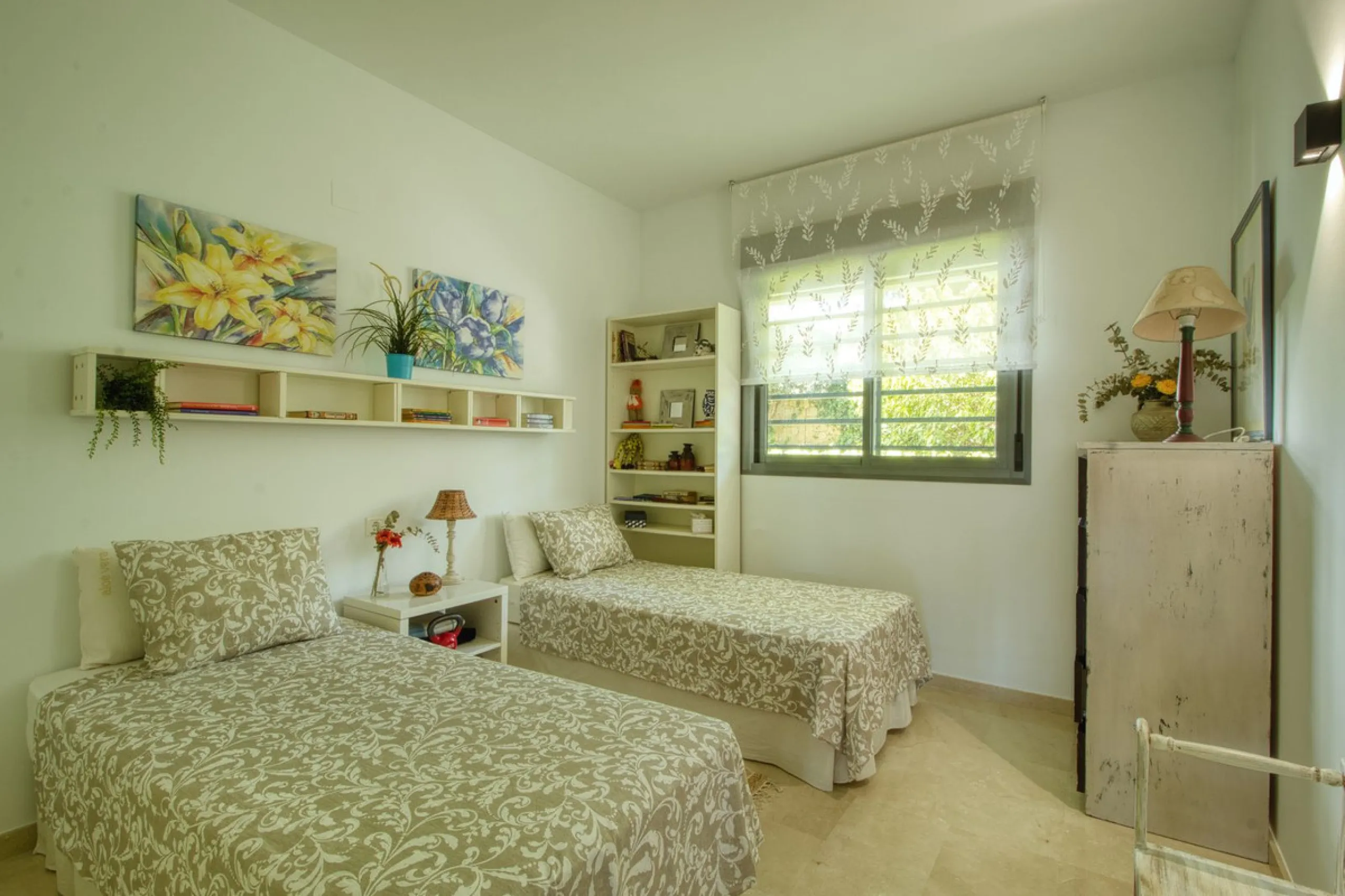 Apartment - Ground Floor Apartment в продаже в Manilva, Málaga. В доме 2 спален и 2 ванных комнат. Площадь дома 102 м²