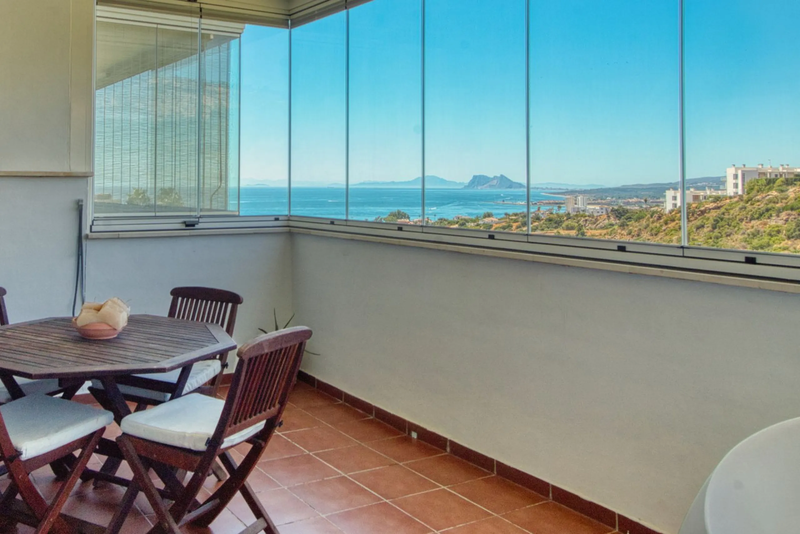 Apartment - Ground Floor Apartment в продаже в Manilva, Málaga. В доме 2 спален и 2 ванных комнат. Площадь дома 102 м²