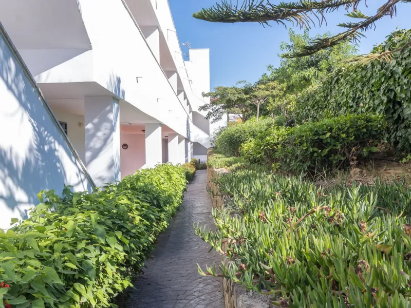 Apartment - Ground Floor Apartment в продаже в Manilva, Málaga. В доме 2 спален и 2 ванных комнат. Площадь дома 102 м²