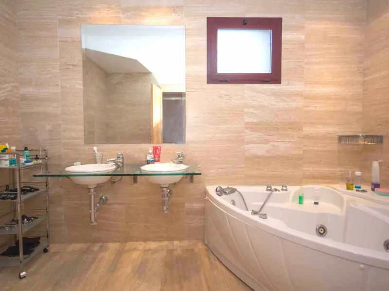 Fantastic 201m2 built,183 m2 usable ground floor south oriented apartment (elevated 2 meters above ground floor), fully furnished in a new beach side urbanization located in the heart of the "New Golden Mile", close to the 5 stars Hotels Ikos &  Las Dunas
