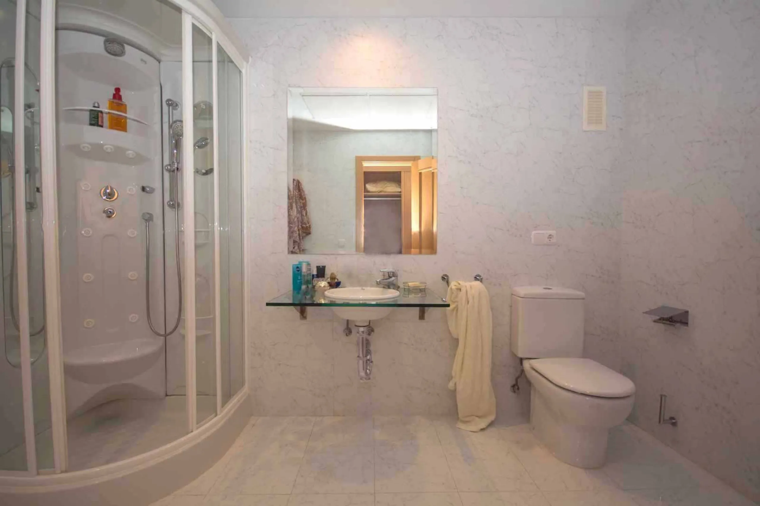 Fantastic 201m2 built,183 m2 usable ground floor south oriented apartment (elevated 2 meters above ground floor), fully furnished in a new beach side urbanization located in the heart of the "New Golden Mile", close to the 5 stars Hotels Ikos &  Las Dunas