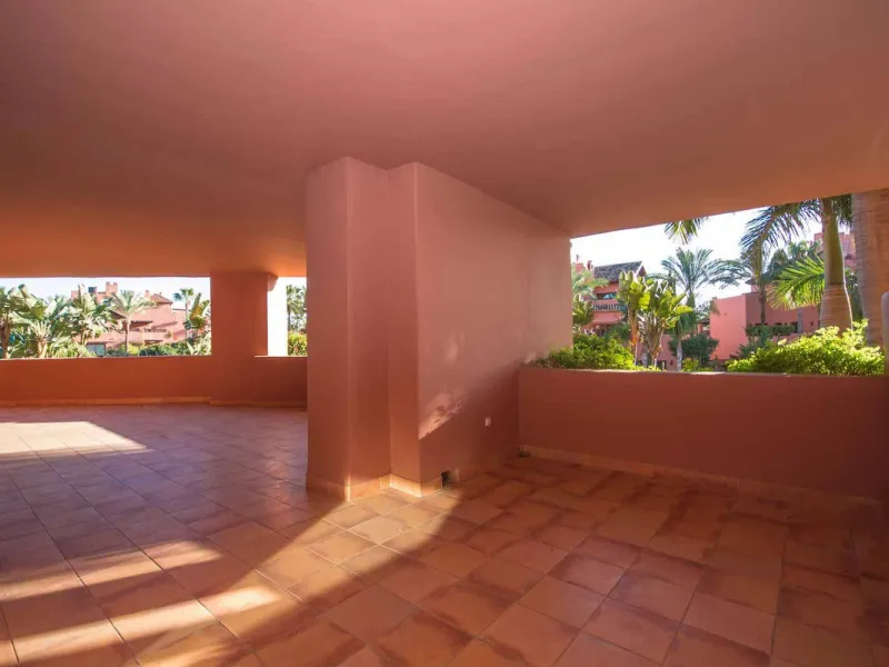 Fantastic 201m2 built,183 m2 usable ground floor south oriented apartment (elevated 2 meters above ground floor), fully furnished in a new beach side urbanization located in the heart of the "New Golden Mile", close to the 5 stars Hotels Ikos &  Las Dunas